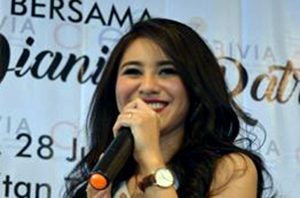 Cyndi 2
