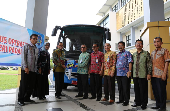 Bank Nagari Bantu Unp Mobil Bus Operasional Utusanindo Com